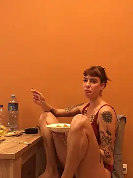 WendyBrandy online show from March 18, 12:30 pm