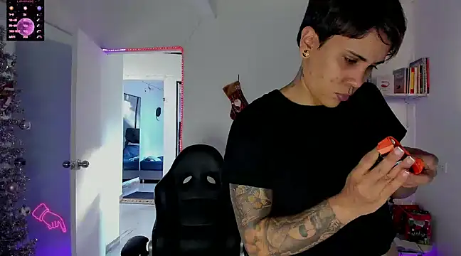 ZhoeStrong online show from January 6, 10:15 pm