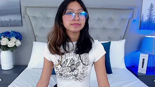 Yommi Winx online show from January 23, 12:57 am