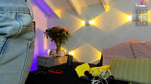 Snapshot of Martina_Miiller chatting on February 18, 12:12 pm Martina Miiller online show from February 18, 12:12 pm