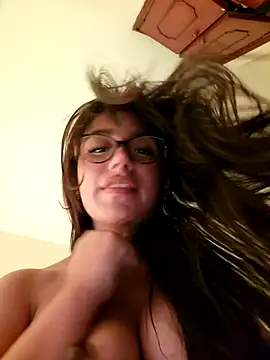 Snapshot of Lau1127 chatting on October 24, 3:58 am Lau1127 online show from October 24, 3:58 am