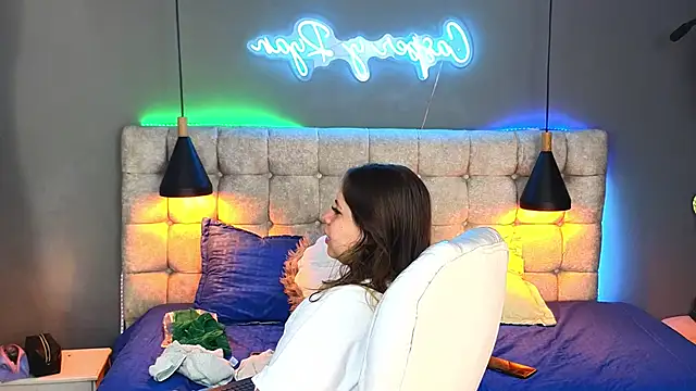 Laia and Aloby online show from December 12, 3:27 pm