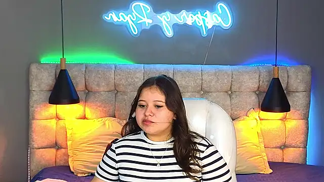 Laia and Aloby online show from December 14, 3:36 pm