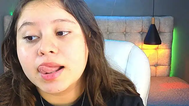 Laia and Aloby online show from January 28, 7:32 pm
