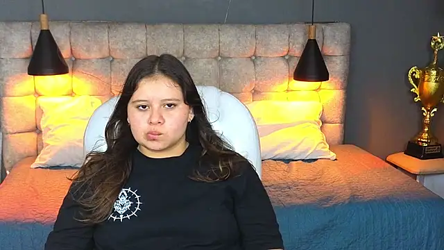 Laia and Aloby online show from January 31, 7:18 pm