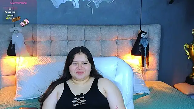 Snapshot of Laia_and_Aloby chatting on October 10, 10:20 pm Laia and Aloby online show from October 10, 10:20 pm