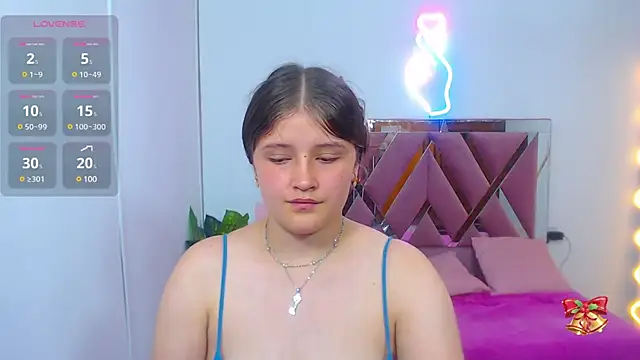 Snapshot of Krysstal_tay chatting on December 18, 6:14 pm Krysstal tay online show from December 18, 6:14 pm