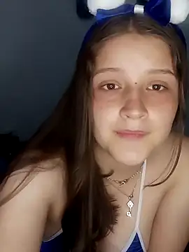 Snapshot of Krysstal_tay chatting on December 24, 12:22 pm Krysstal tay online show from December 24, 12:22 pm