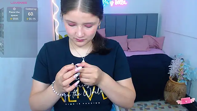 Snapshot of Krysstal_tay chatting on February 1, 12:16 pm Krysstal tay online show from February 1, 12:16 pm