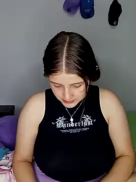 Snapshot of Krysstal_tay chatting on February 6, 10:21 pm Krysstal tay online show from February 6, 10:21 pm