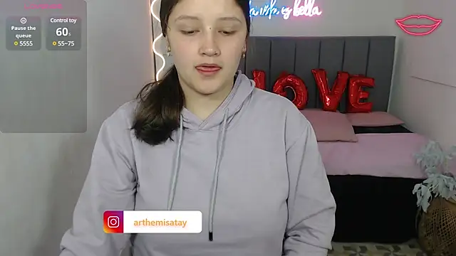 Snapshot of Krysstal_tay chatting on February 18, 11:33 am Krysstal tay online show from February 18, 11:33 am