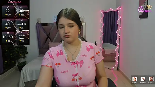 Snapshot of Krysstal_tay chatting on April 13, 6:13 pm Krysstal tay online show from April 13, 6:13 pm