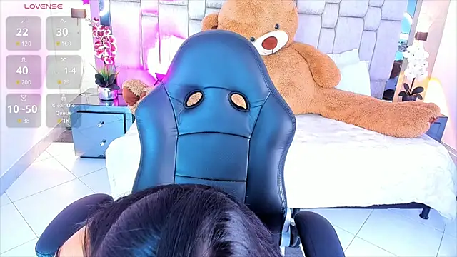  SofiaCortez  online show from December 8, 3:35 pm