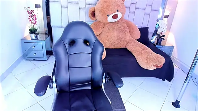  SofiaCortez  online show from December 16, 11:55 am