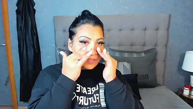 AmyCubes online show from October 8, 4:26 pm