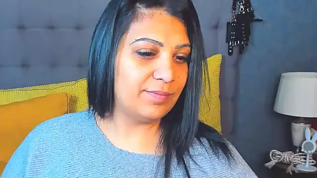 Snapshot of AmyCubes chatting on April 15, 5:47 am AmyCubes online show from April 15, 5:47 am