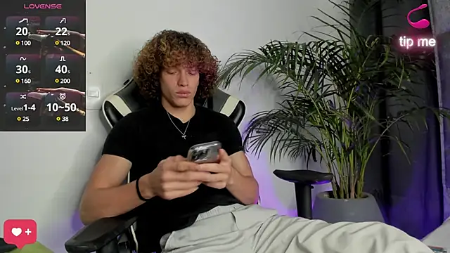 All3ssandr0 online show from January 24, 12:20 am