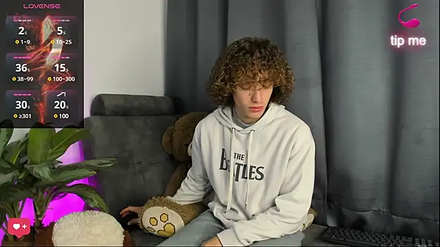 All3ssandr0 online show from February 26, 5:31 am