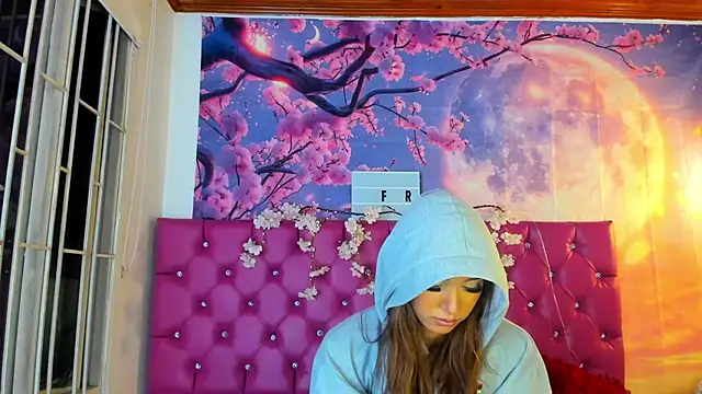 Nikol Rang   online show from February 25, 10:15 am