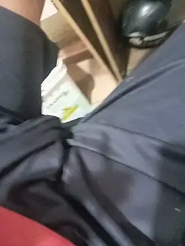 Snapshot of vitoreigor892 chatting on July 12, 7:21 am vitoreigor892 online show from July 12, 7:21 am