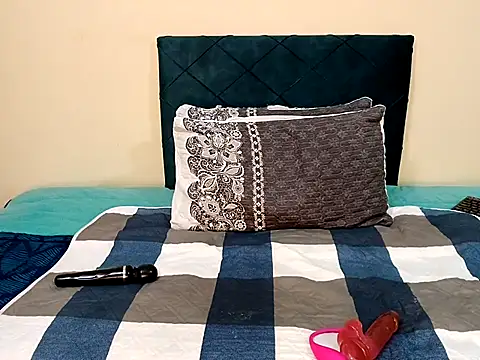 chloechrome online show from March 21, 5:23 pm