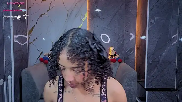 Violeth b online show from May 11, 4:04 pm