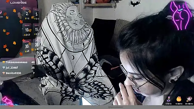 Snapshot of LisandreLaVenale chatting on December 5, 2:20 am LisandreLaVenale online show from December 5, 2:20 am