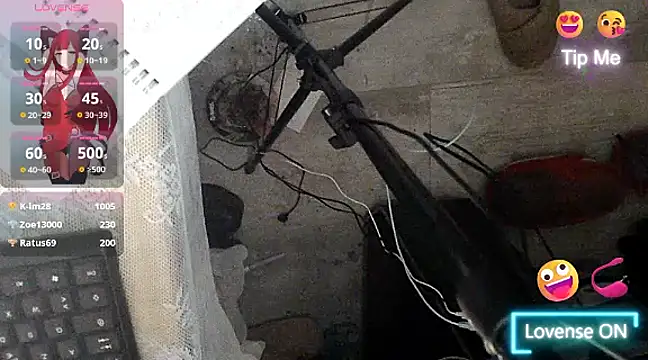 Snapshot of LisandreLaVenale chatting on February 19, 12:25 am LisandreLaVenale online show from February 19, 12:25 am