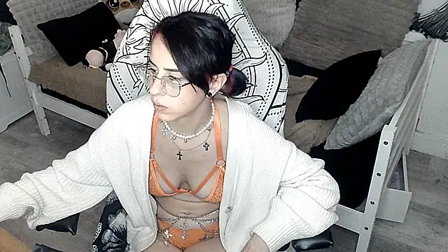 Snapshot of LisandreLaVenale chatting on February 27, 10:20 pm LisandreLaVenale online show from February 27, 10:20 pm