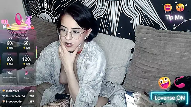 Snapshot of LisandreLaVenale chatting on March 5, 12:49 am LisandreLaVenale online show from March 5, 12:49 am