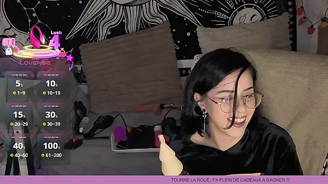 Snapshot of LisandreLaVenale chatting on November 14, 9:46 pm LisandreLaVenale online show from November 14, 9:46 pm