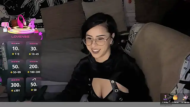 Snapshot of LisandreLaVenale chatting on November 15, 11:32 pm LisandreLaVenale online show from November 15, 11:32 pm