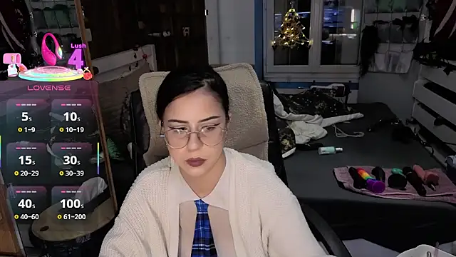 Snapshot of LisandreLaVenale chatting on December 4, 9:45 pm LisandreLaVenale online show from December 4, 9:45 pm