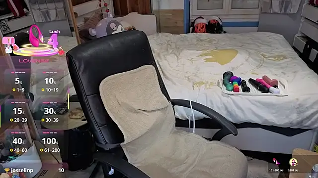 Snapshot of LisandreLaVenale chatting on December 14, 9:52 pm LisandreLaVenale online show from December 14, 9:52 pm