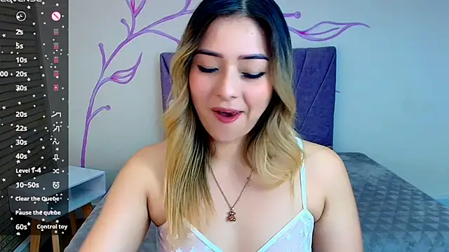 DahliaMoore online show from December 14, 4:31 pm