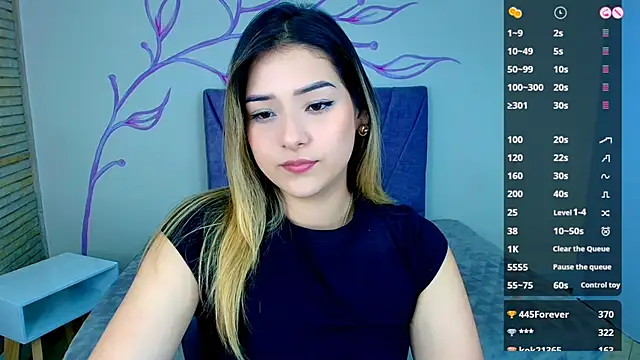 DahliaMoore online show from December 21, 4:25 pm