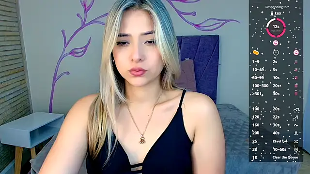 DahliaMoore online show from December 24, 6:17 pm