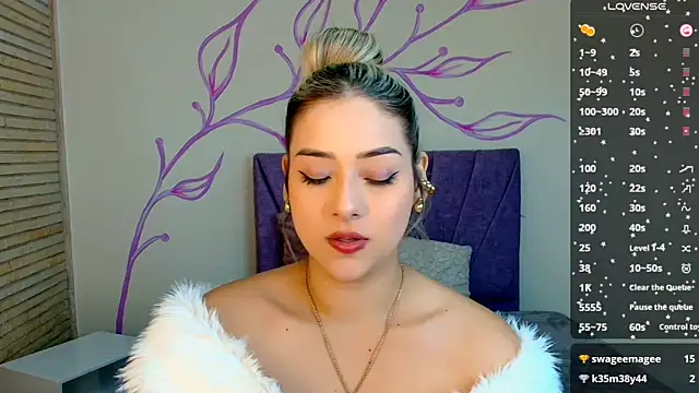 DahliaMoore online show from December 27, 3:59 pm