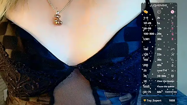 DahliaMoore online show from January 4, 10:34 pm