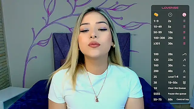 DahliaMoore online show from January 20, 7:35 pm