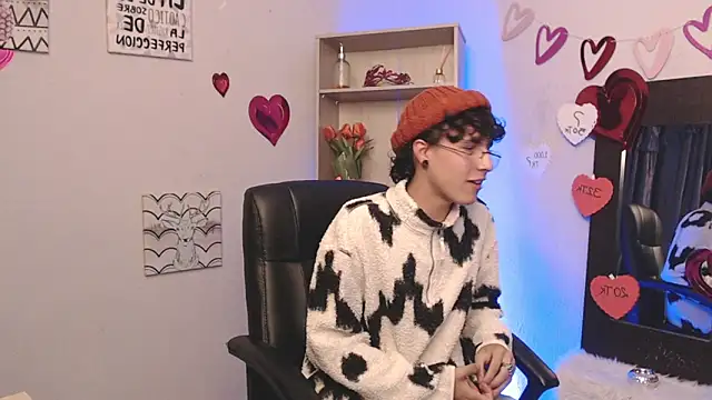 Jeam hot online show from March 4, 8:49 pm