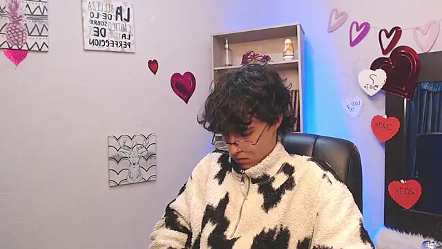 Jeam hot online show from March 7, 1:31 am