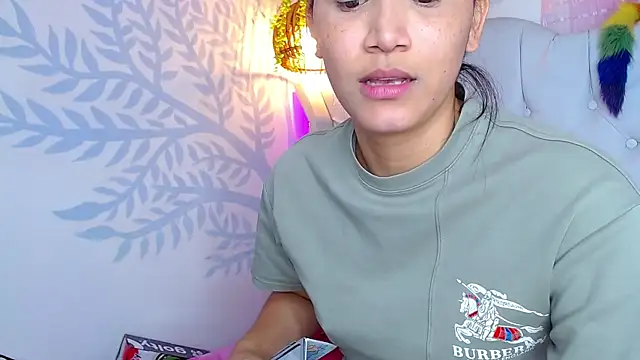 Alison Wiley online show from June 25, 5:12 am