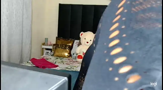 quenliyasa online show from March 16, 4:23 pm