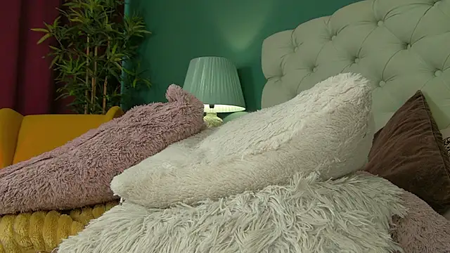 Snapshot of Foxxxy_MILF chatting on January 23, 8:25 am Foxxxy MILF online show from January 23, 8:25 am