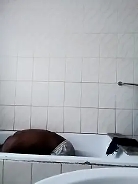 Snapshot of Izifebe chatting on January 16, 10:52 am Izifebe online show from January 16, 10:52 am