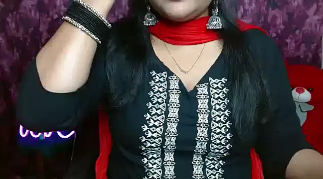 Naughty Ayesha1 online show from December 12, 6:03 am