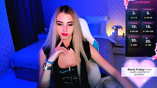 Emilia Klar online show from December 10, 6:49 pm