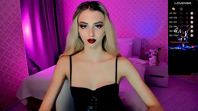 Snapshot of Emilia_Klar chatting on September 24, 8:06 am Emilia Klar online show from September 24, 8:06 am