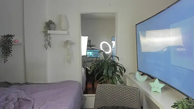 santy-kitty online show from December 5, 2:31 am